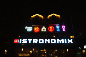 Bistronomix - Bar & Café Modern dengan Frozen Beer Pertama di Medan