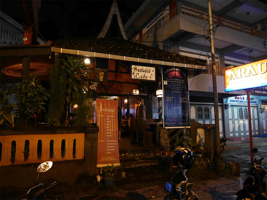 Bedudal Cafe - Kafe Santai Favorit di Pusat Bukittinggi