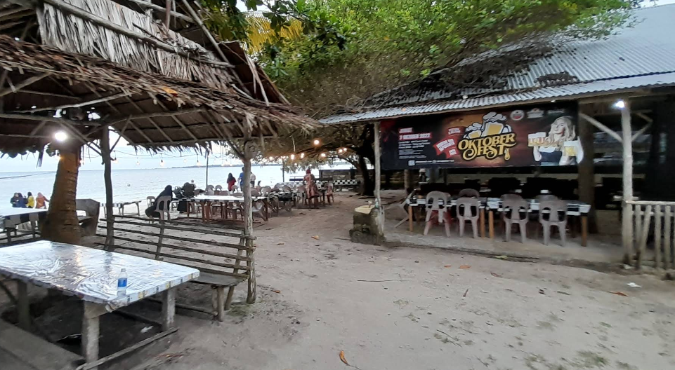 RM Batu Garuda - Seafood Tepi Pantai Favorit di Belitung