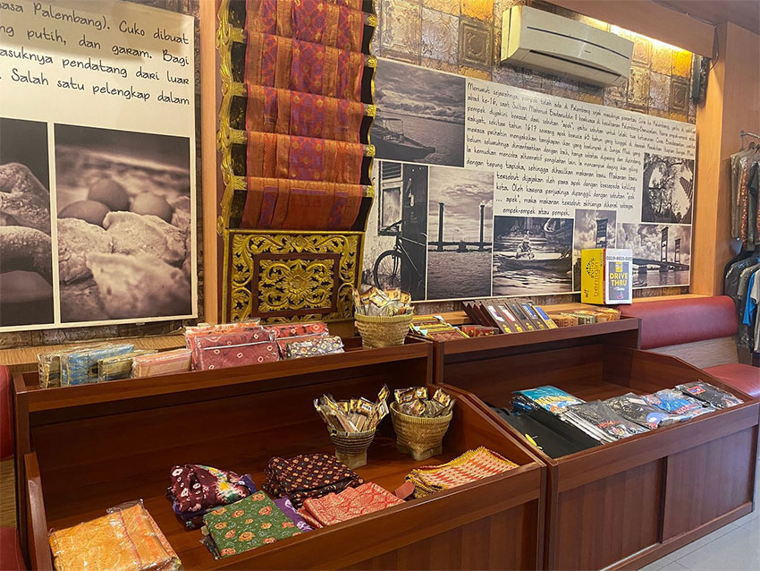 pempek beringin - kuliner pempek legendaris di palembang