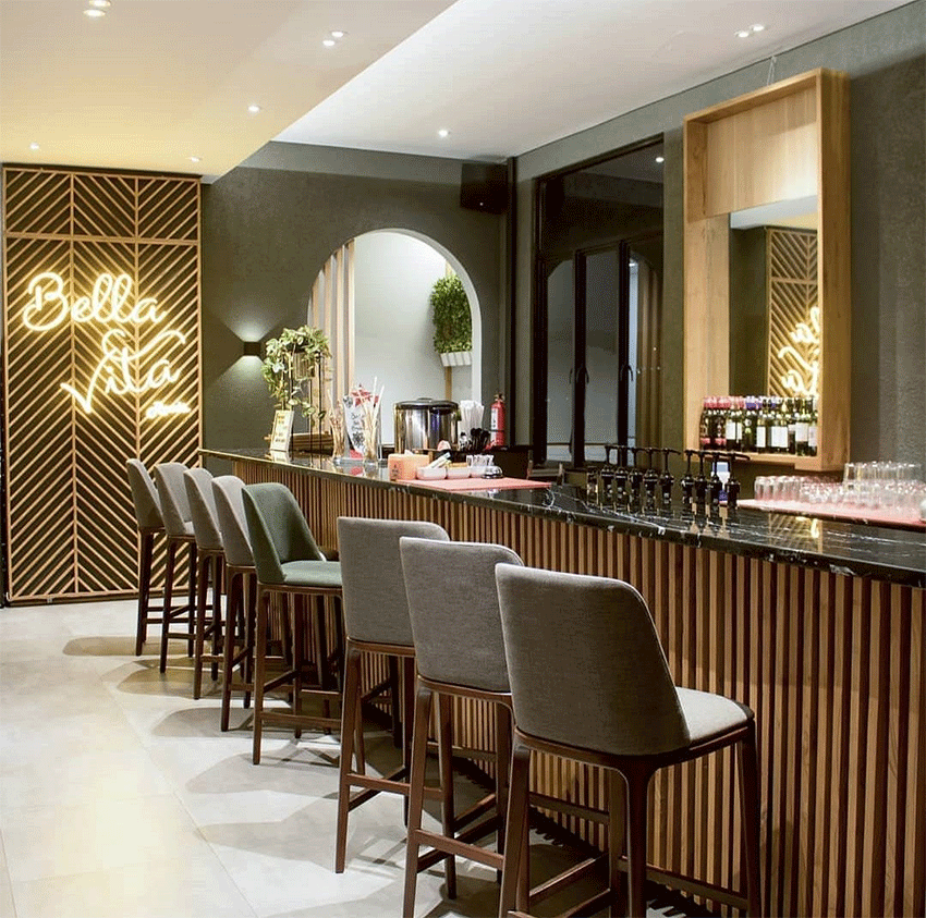 roots - rooftop grill & lounge favorit di bandar lampung