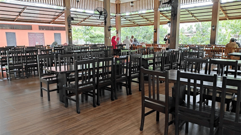 Rumah Makan Kebun Pondok Punokawan Binjai